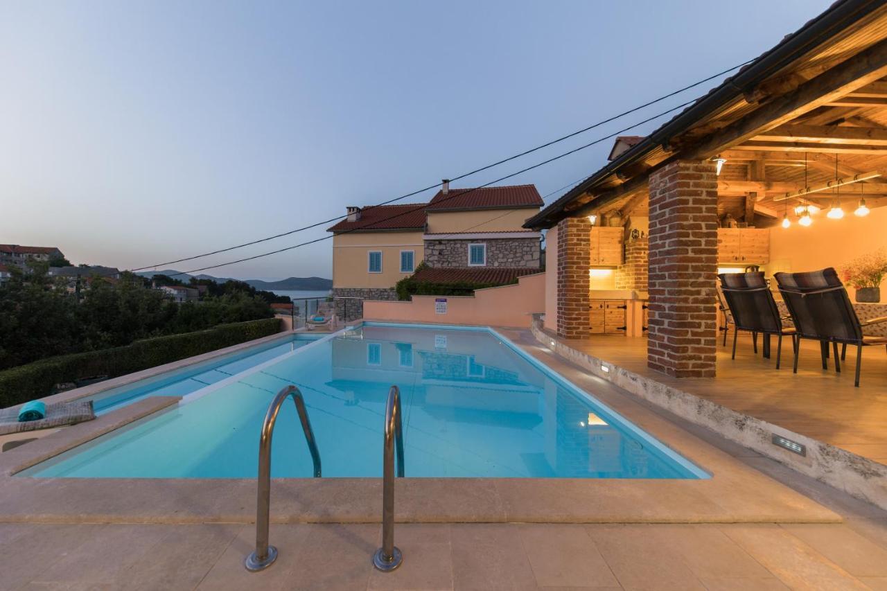 Holiday Home Lavanda Mali Iž المظهر الخارجي الصورة