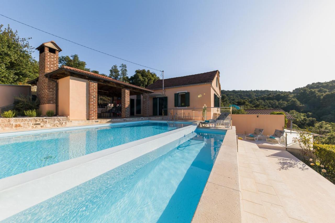 Holiday Home Lavanda Mali Iž المظهر الخارجي الصورة